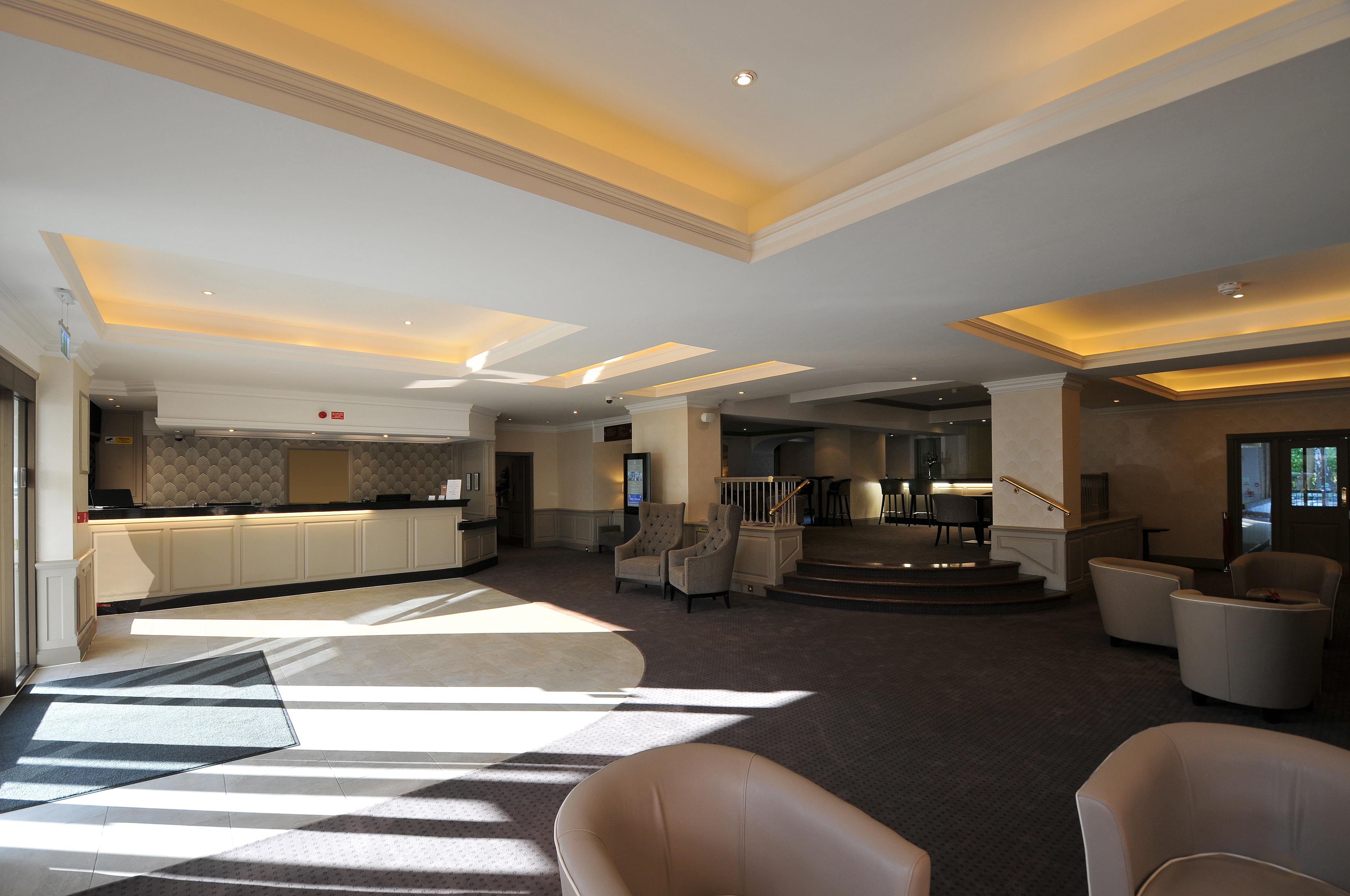 Bromley Court Hotel London Eksteriør bilde