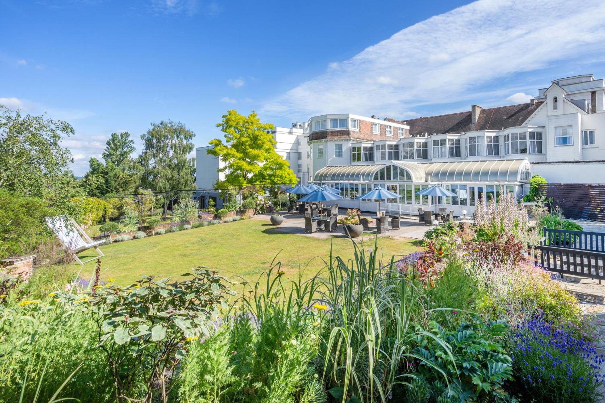 Bromley Court Hotel London Eksteriør bilde